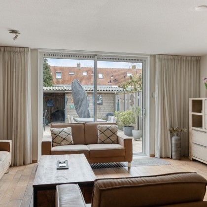 Ruime hoekwoning